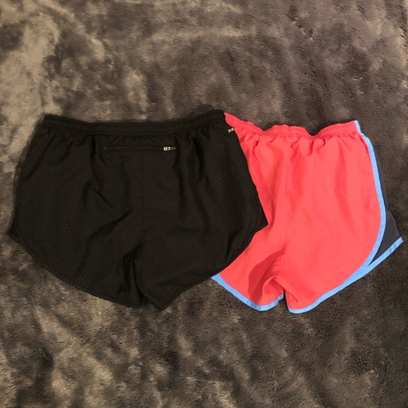 Nike running shorts - Picture 2 of 4